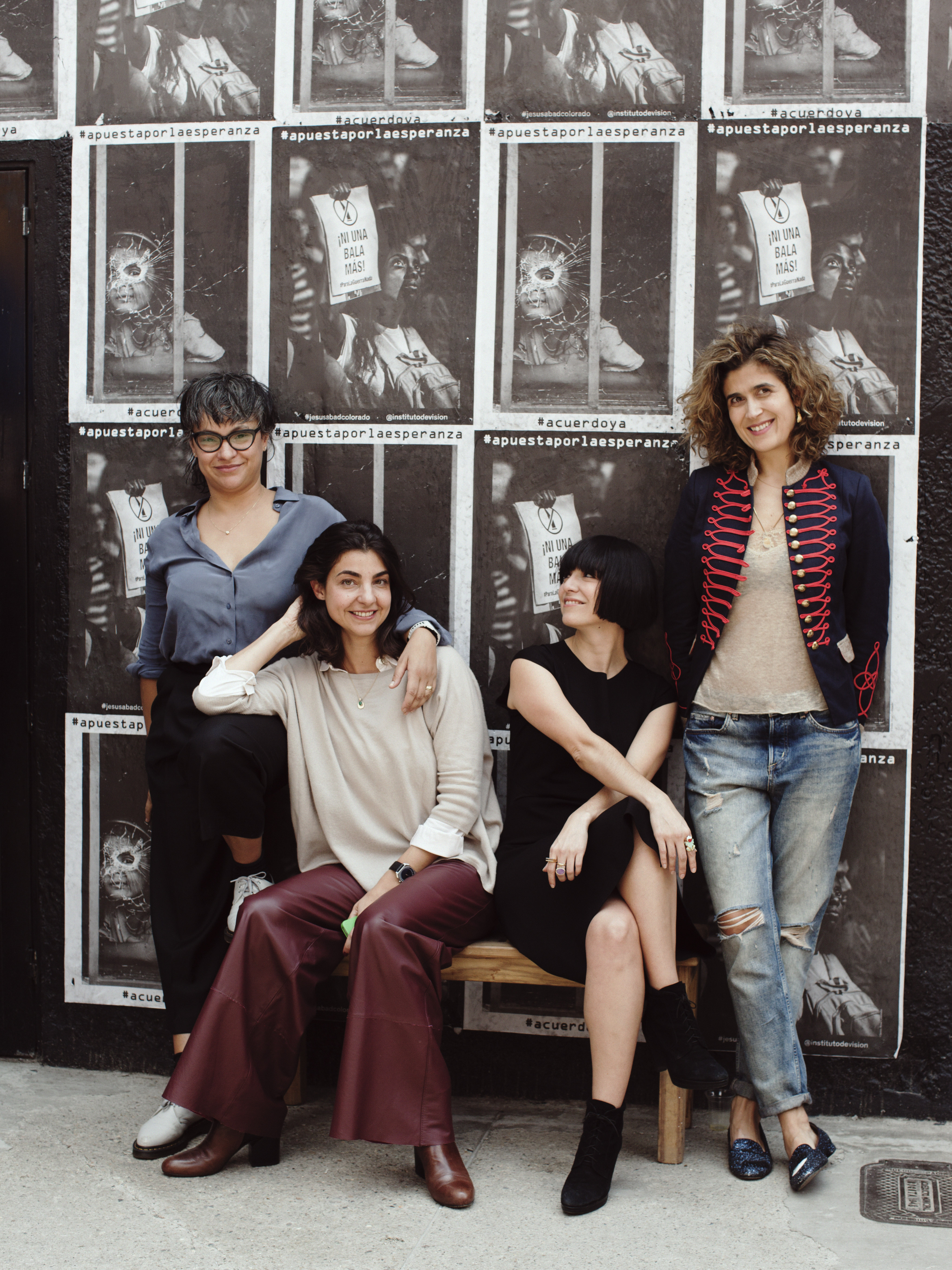 (6) Portrait of Instituto de Visión Directors in front of the gallery (posters by Jesús Abad Colorado) (c) Daniella Benedetti 2016