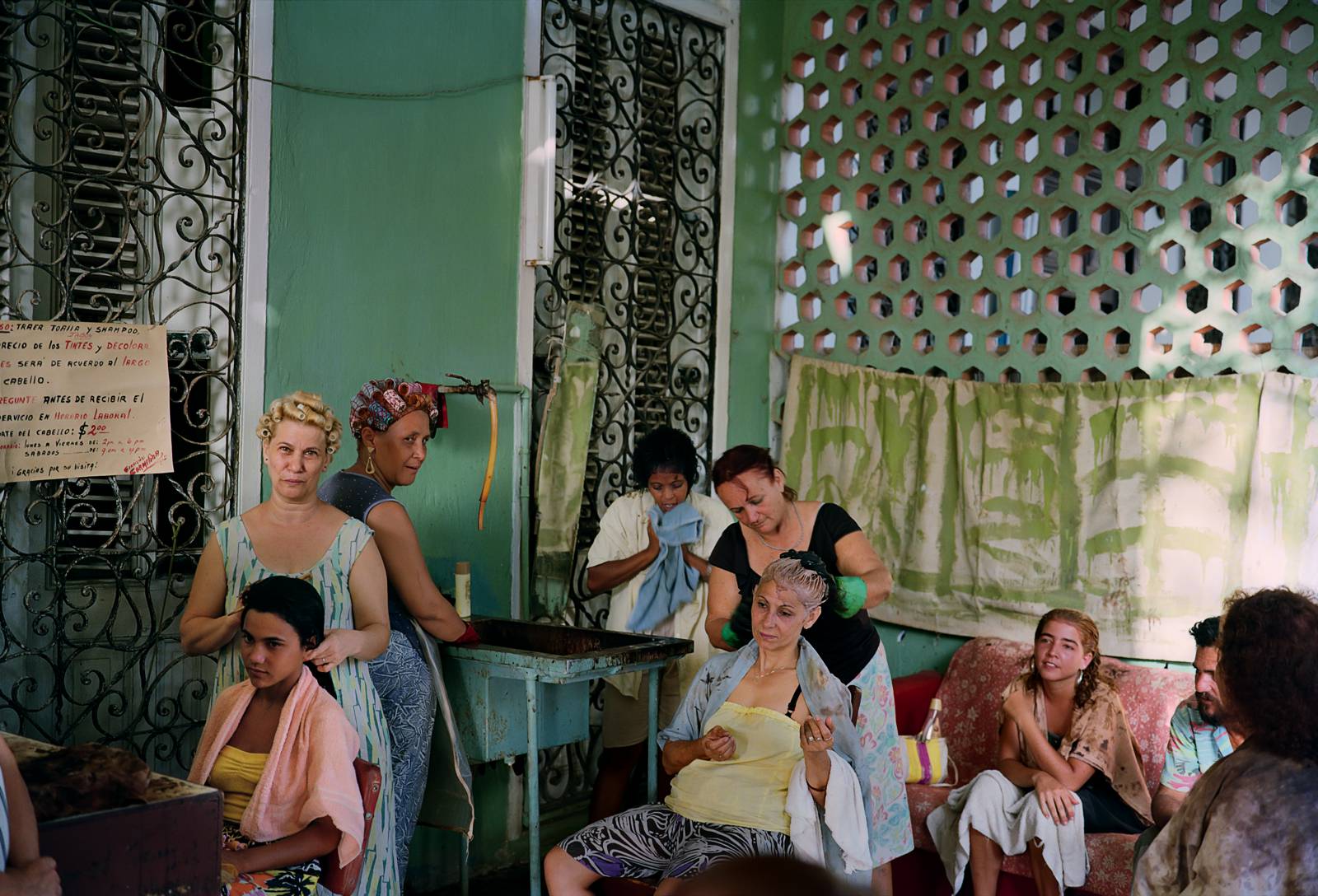 ASP_Giovan_Tria_Beauty Salon in Vedado Havana_ Cuba_1993