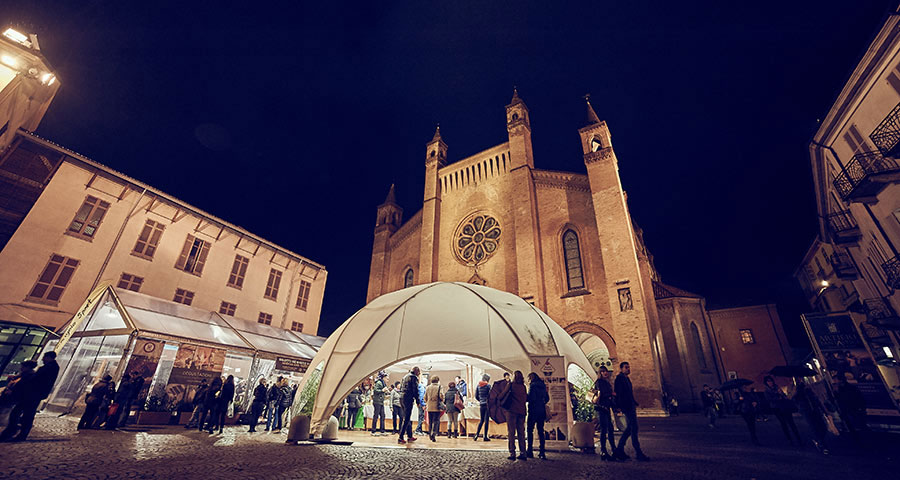 Best-Food-Festivals-Alba-Truffle-Festival-Italy-2