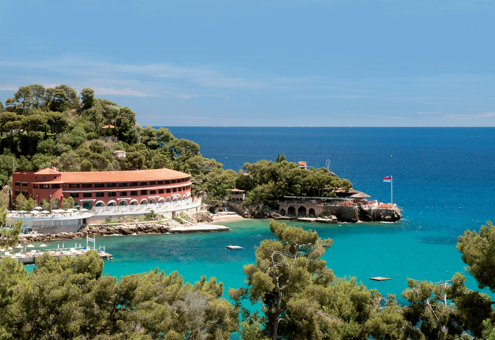 Monte Carlo Beach Hotel Monaco Revie01.Facade